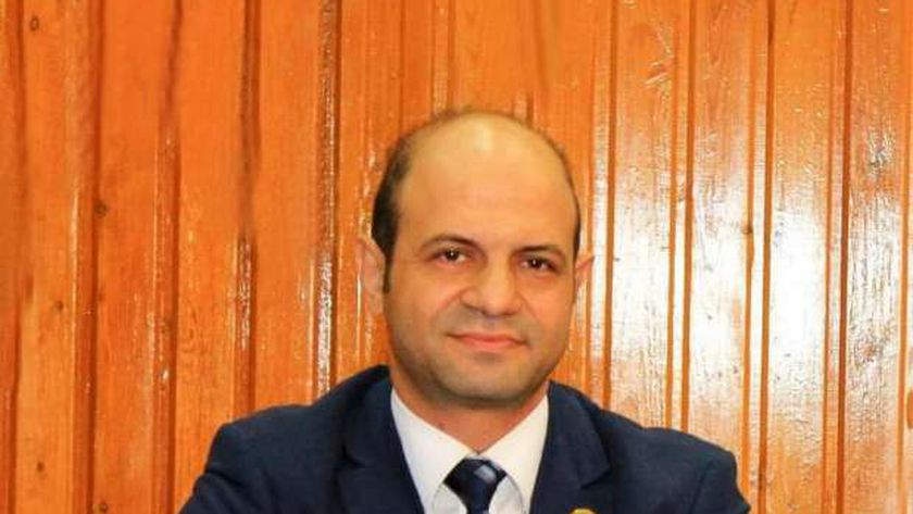 اختيار أستاذ بعلوم أزهر أسيوط عضوا في لجنة الأيكات الدولية