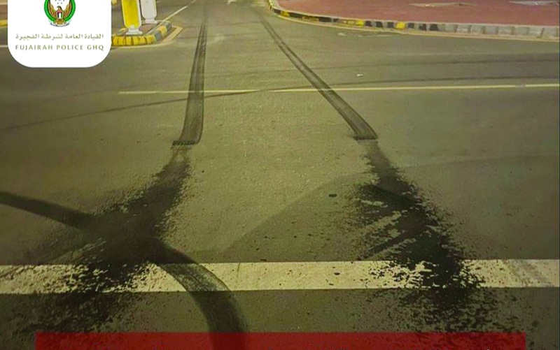 ضبط سائقين متهوّرين استعرضوا بمركباتهم في أحد الأفراح بالفجيرة