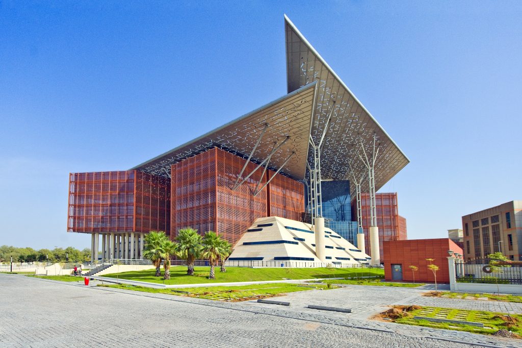 آسيوي يدعي إصابته بمرض نفسي للتهرّب من سداد قرض بـ 570 ألف درهم