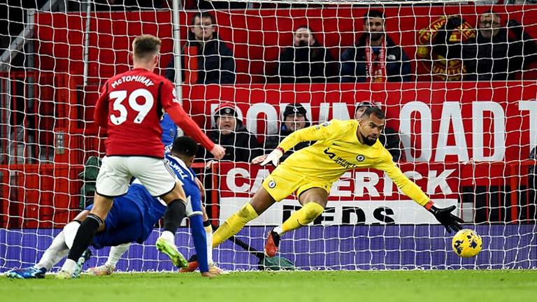 مانشستر يونايتد يستعيد نغمة الانتصارات ويفوز على تشيلسي في الدوري الإنجليزي
