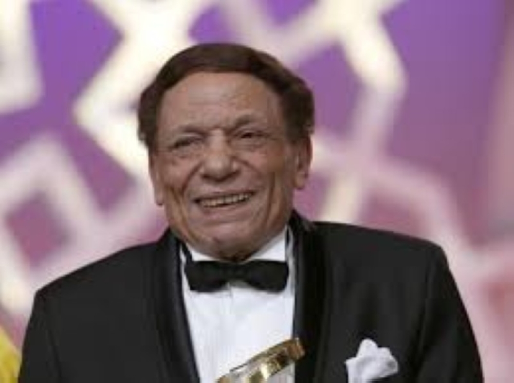 نقيب المهن التمثيلية لـ«عكاظ»: وفاة الزعيم عادل إمام «شائعة كاذبة»