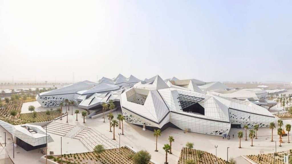 كيف تمكنت السعودية من تقليل انبعاثات الغازات الدفيئة باستخدام الأقمار الصناعية؟