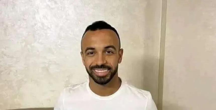 عاجل.. أفشة يكشف عن صورة لم تظهر للجماهير لحظة توقيعه للأهلي: مفاجأة لميدو