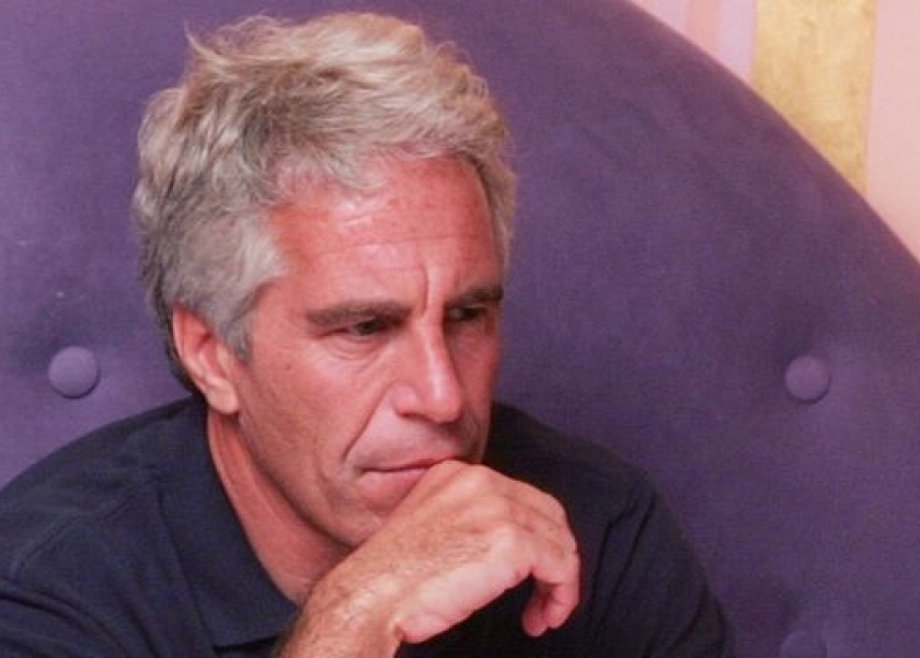 طفلة عمرها 14 عاما أول الخيط.. كيف انكشفت جرائم جيفري إبستين؟