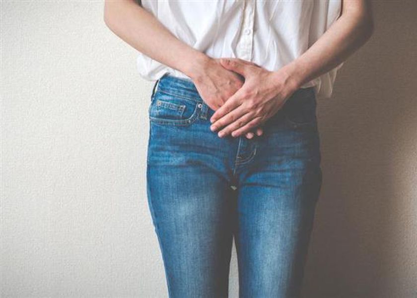 لماذا يصيب السلس البولي النساء أكثر من الرجال؟.. كل ما تريد معرفته عن هذا المرض