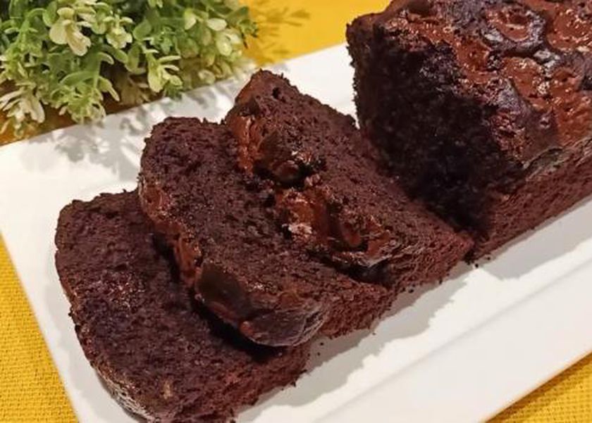 طريقة عمل كيكة الشوكولاتة بدون دقيق وببيضة واحدة.. وصفة صحية بخطوات سهلة