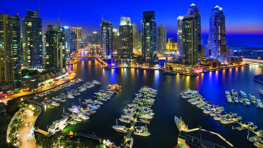 طلب قوي على رحلات الطيران والإقامات الفندقية في دبي