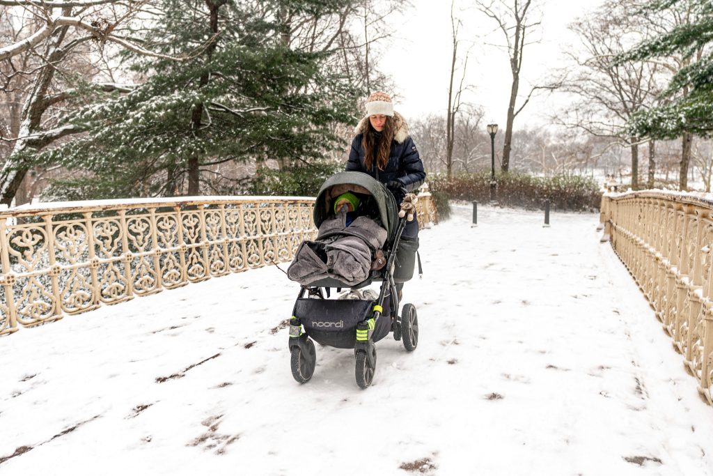 ثلوج على نيويورك بعد انقطاع دام 700 يوم