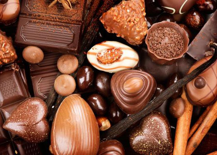 12 فائدة مذهلة عند تناول الشوكولاتة.. ما علاقتها بهرمون السعادة؟