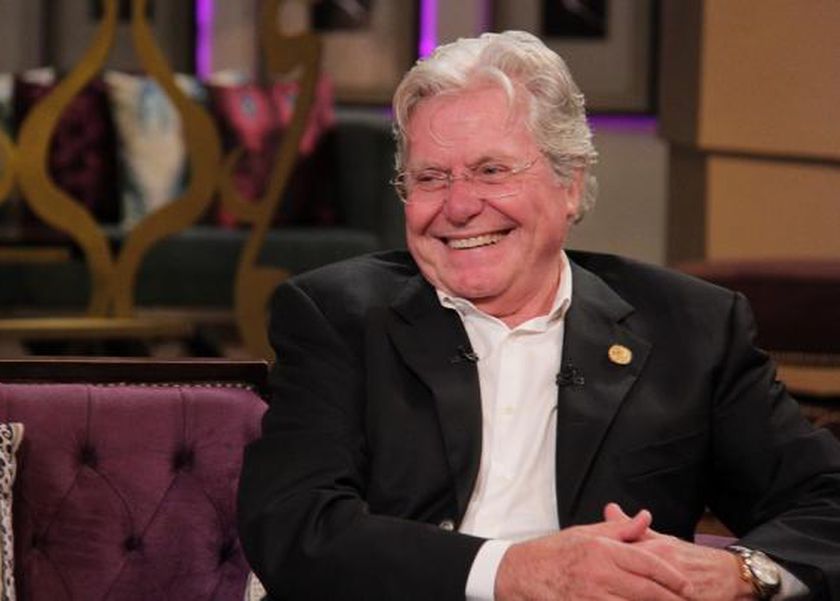 6 زيجات في حياة حسين فهمي.. «الدنجوان أصبح عازبا» (صور)