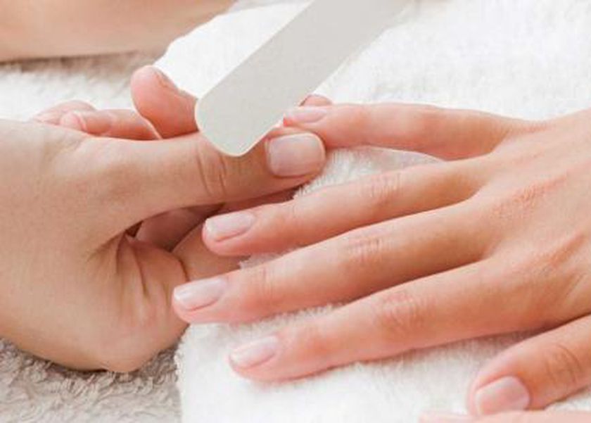 5 خطوات سهلة لعمل الباديكير في البيت.. وداعا لصالونات التجميل