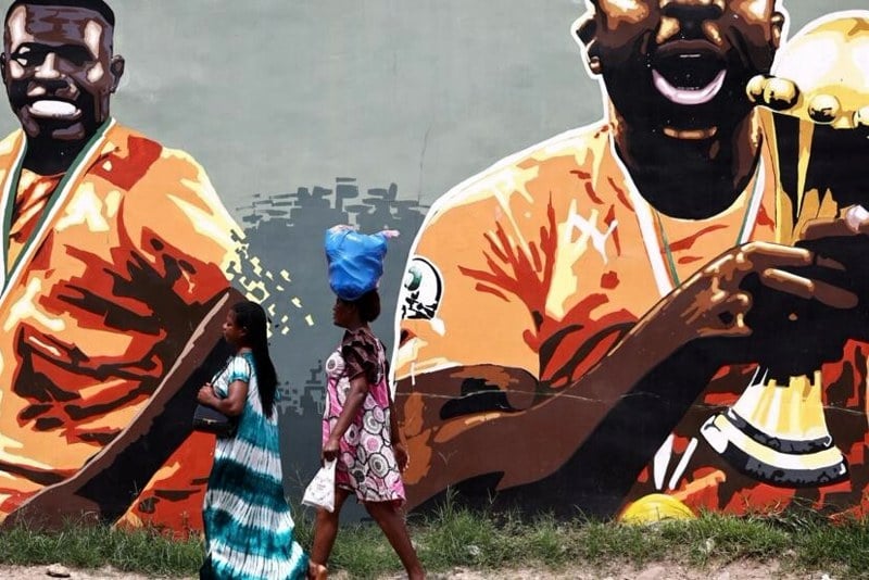 جداريات ملونة في أبيدجان تحكي قصة كرة القدم في ساحل العاج