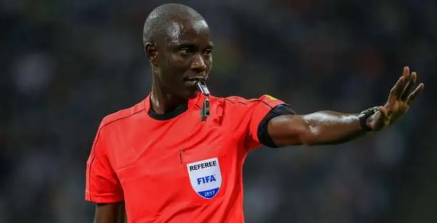 الاتحاد الأفريقي يدرس الاستعانة بالجامبي بكاري جاساما في لجنة الحكام