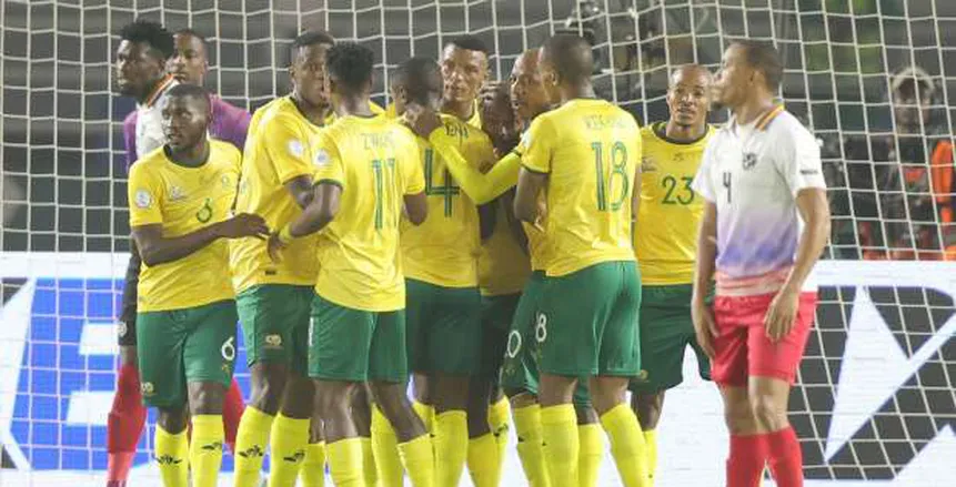 بيرسي تاو يسجل ويقود جنوب أفريقيا لاكتساح ناميبيا في أمم أفريقيا