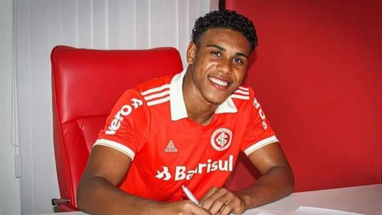 برازيلي وأوغندي.. الزمالك يحسم 6 صفقات رسميا