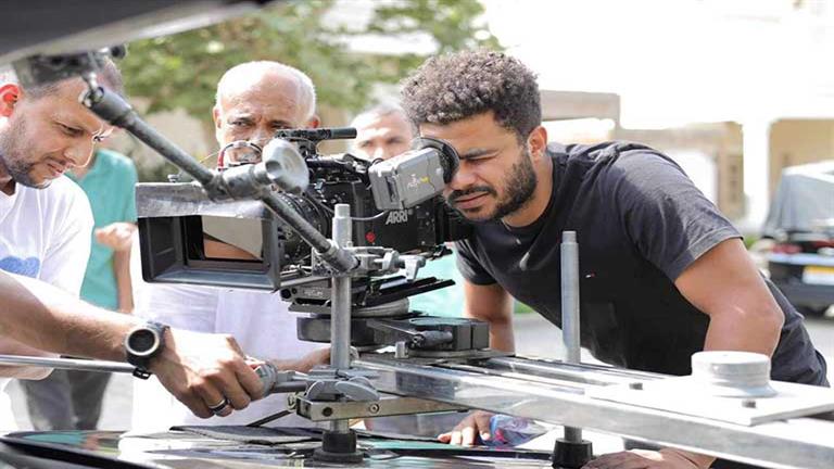 غدا.. محمد الخبيري يستأنف تصوير “ع الماشي” لعلي ربيع