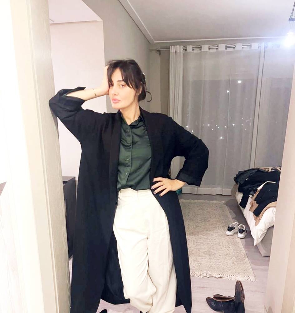 حلا شيحة.. هل تستفز جمهورها بالسؤال عن ملابسها ؟