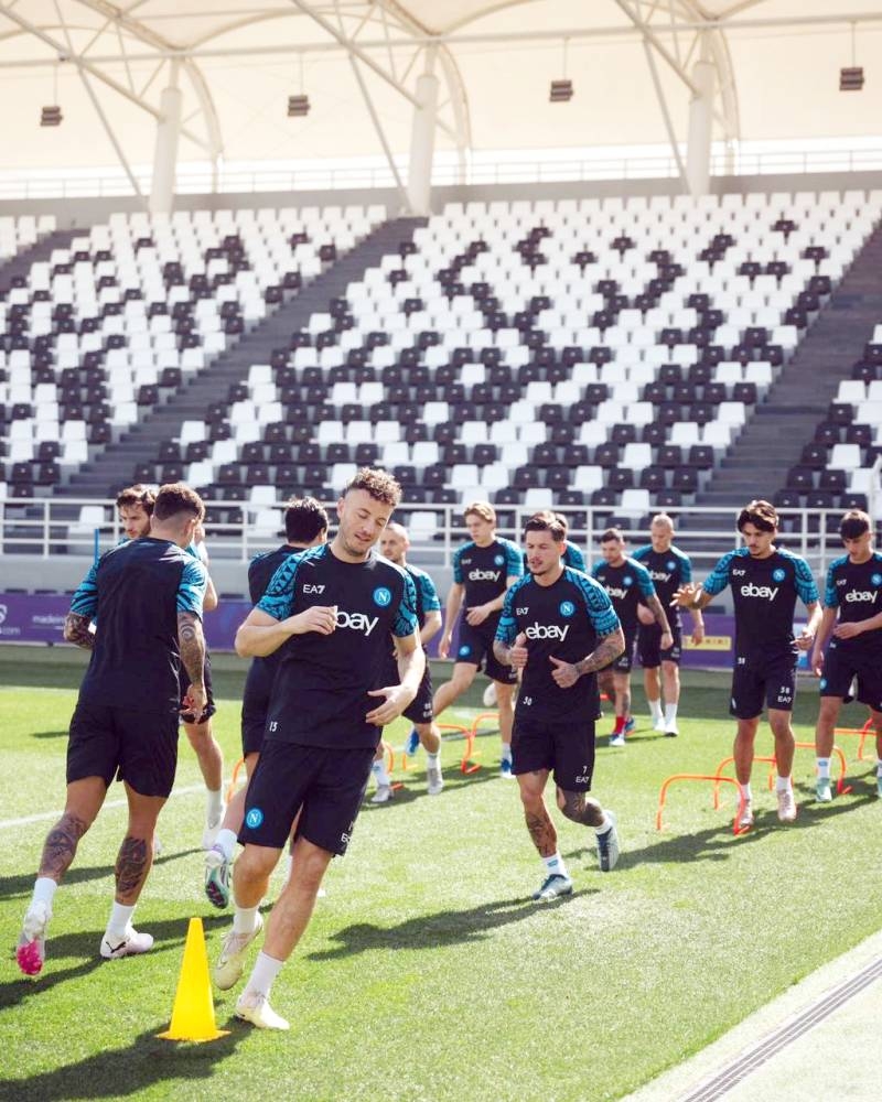 طموح فيورنتينا يصطدم برغبة نابولي