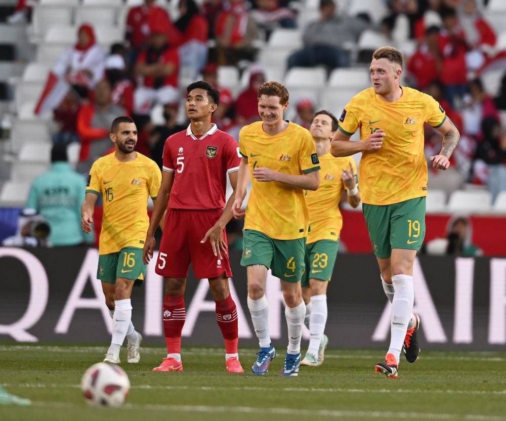 طاجيكستان يتخطى الإمارات.. وأستراليا يتأهل بسهولة
