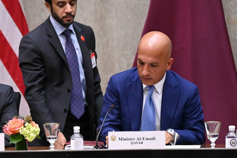 الحكم بعشرين سنة سجنا على وزير قطري