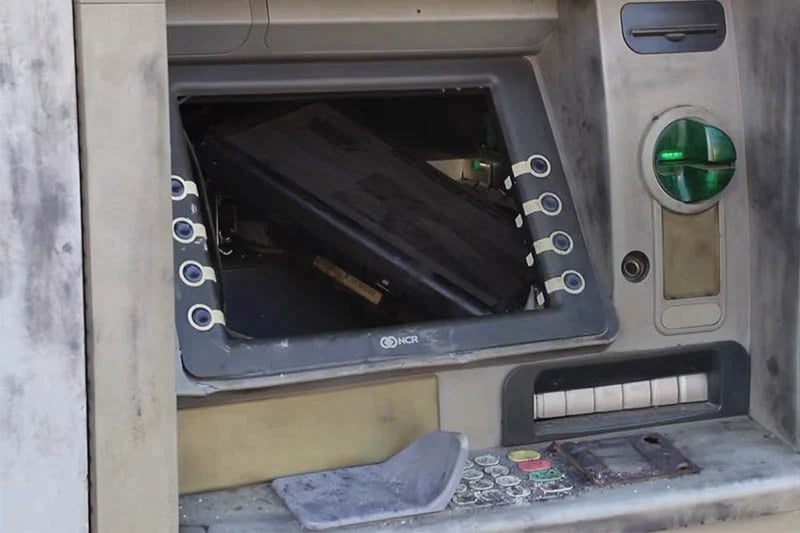 محاولة سرقة وكالة بنكية توقف شخصين