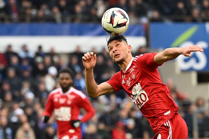 شارلوروا البلجيكي يفاوض أشرف داري