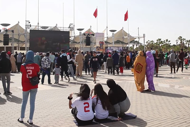 أجواء مباراة المنتخب في العيون