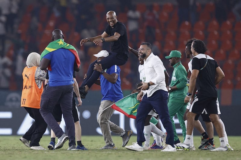 جماهير موريتانيا تحتفل بالصعود للدور الـ16