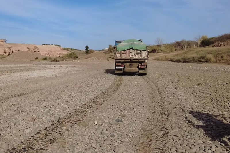 الجفاف في نهر أم الربيع