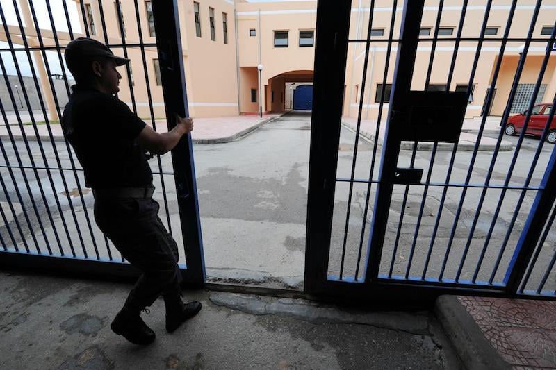 الجزائر تعتزم تسليم موقوفين إلى المغرب