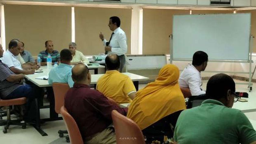 كيف تتعامل مع زملاء العمل المزعجين؟