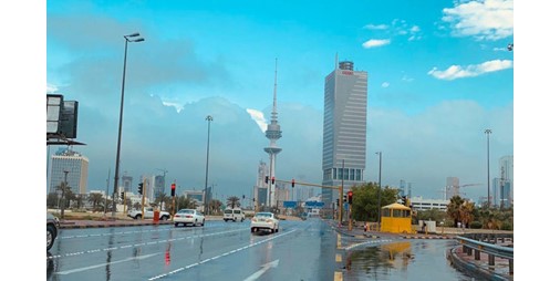 القراوي الأمطار مستمرة حتى منتصف الليل وتحسن الطقس يبدأ تدريجيا صباح غد