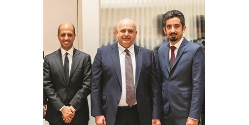 سفيرنا في بريطانيا بحث مع نائب رئيس الهيئة التنفيذية للشؤون الخارجية في اتحاد الطلبة اعتماد مكافأة التفوق