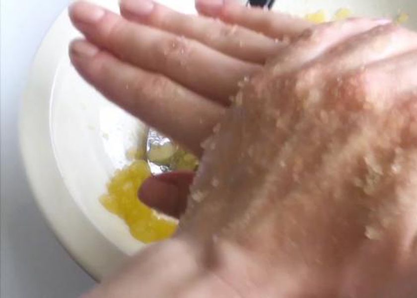 وصفات لأصابع فاتحة دون غمقان.. السر في التركيبة