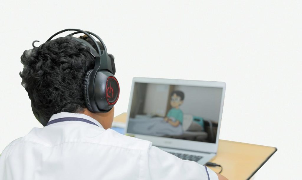 مدارس في دبي تحول الدراسة إلى «أونلاين» غداً