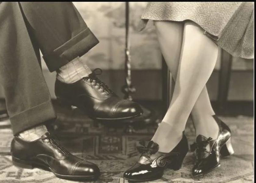 لماذا حُرمت النساء من ارتداء البنطلون في القرن الـ20؟.. سبب غريب