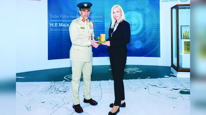 وزيرة العدل في صربيا تشيد بأنظمة شرطة دبي الذكية