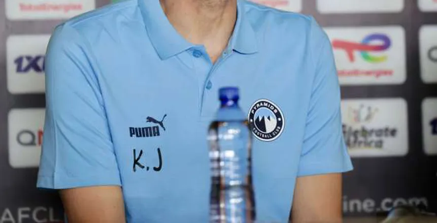 مدرب بيراميدز يهاجم حكم مباراة مازيمبي: «عار على الكرة الأفريقية»