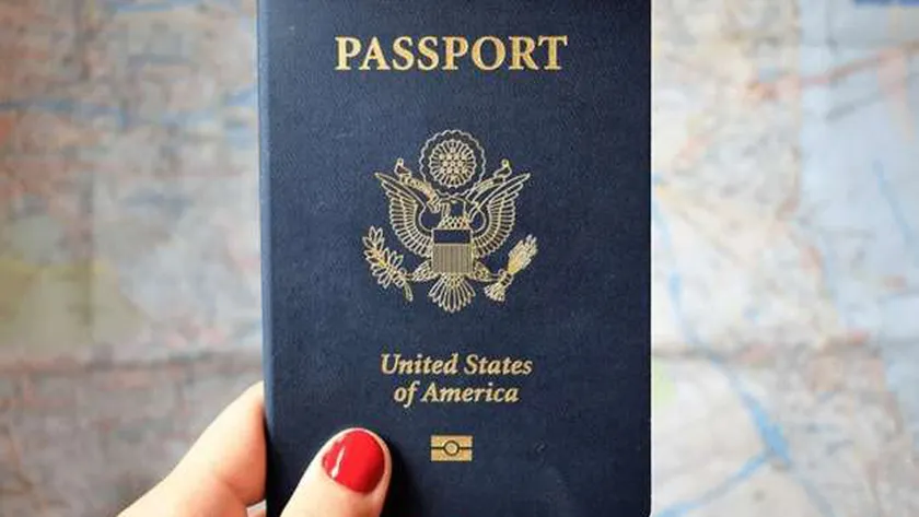 سكان هذا البلد يمكنهم السفر إلى كندا دون جواز سفر.. مفاجأة في شهادة الميلاد