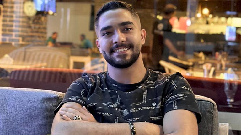 بعد مشاركته بمعرض الكتاب..مصطفى هواش: سعيد بردود الفعل على رواية “قانون الدوران”