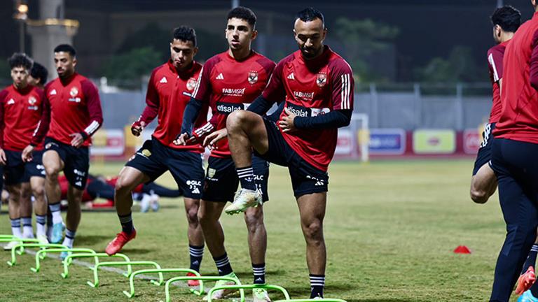 “استبعاد 11 لاعبا من قائمة الأهلي لمواجهة بلدية المحلة”.. مصراوي يكشف السبب