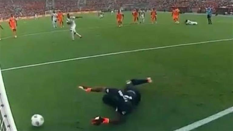 حالة طرد وإهدار ركلة جزاء.. شوط سلبي مثير بين كوت ديفوار ومالي