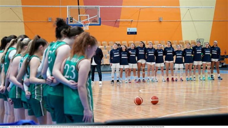 لاعبات منتخب أيرلندا لكرة السلة يرفضن مصافحة فريق الكيان الصهيوني