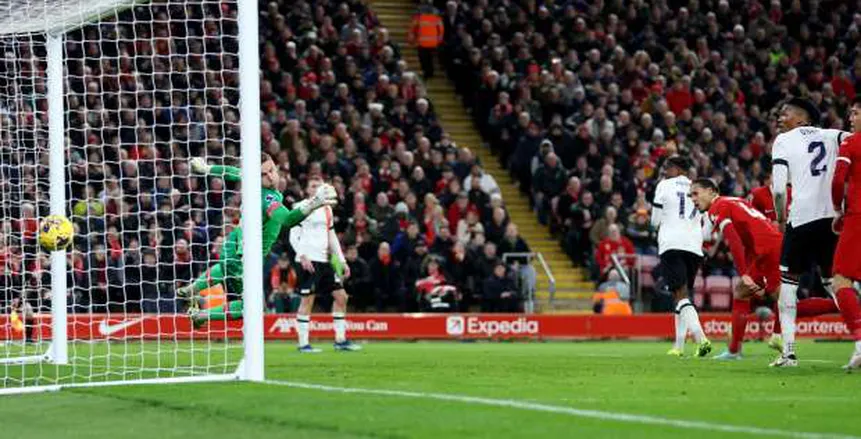 في غياب محمد صلاح.. ليفربول يسقط لوتون برباعية ويحافظ على الصدارة