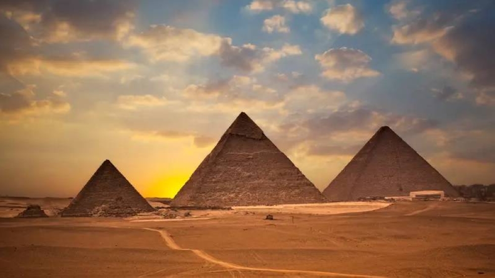 بعدما أثار جدلاً.. تبطين «الهرم الثالث» في البرلمان المصري