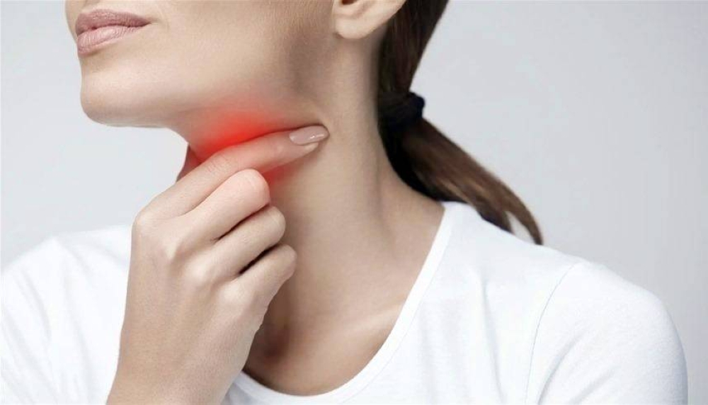 انتبه.. التهاب الحلق معدٍ وينتشر بين الصغار