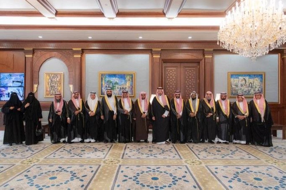 سلمان بن سلطان يطلع على المشاريع التعليمية بالمدينة المنورة