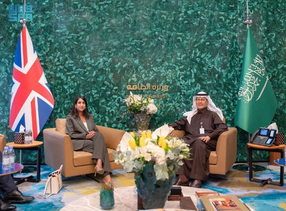 وزير الطاقة ونظيره البريطاني يبحثان آفاق التعاون الثنائي في مختلف المجالات