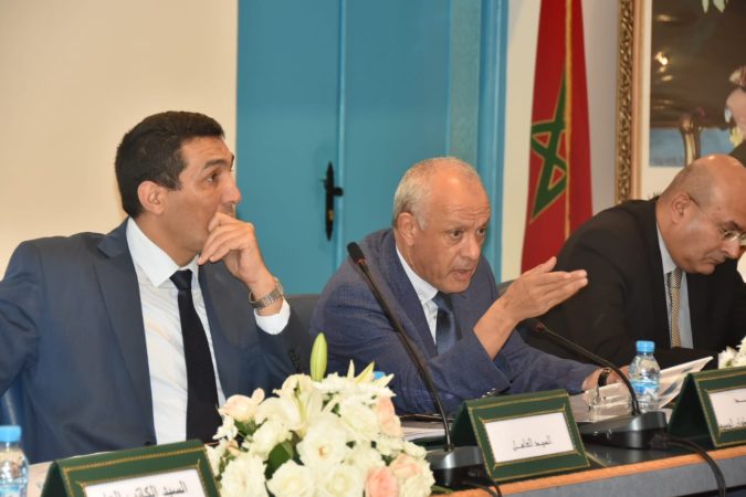 ولاية الدار البيضاء تفتح باب الحوار مع نقابات سيارات الأجرة عقب الاحتجاجات