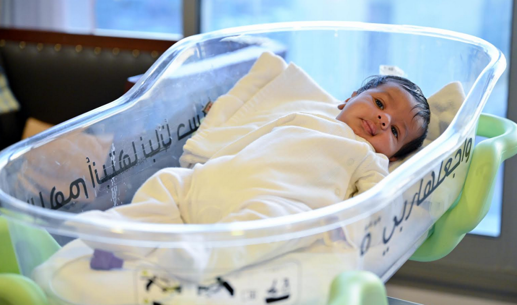 أغلى دواء في العالم.. “برجيل أبوظبي” تنقذ طفلاً إماراتياً عمره “44” يوماً من الضمور العضلي بـعقار “زولنجسما”